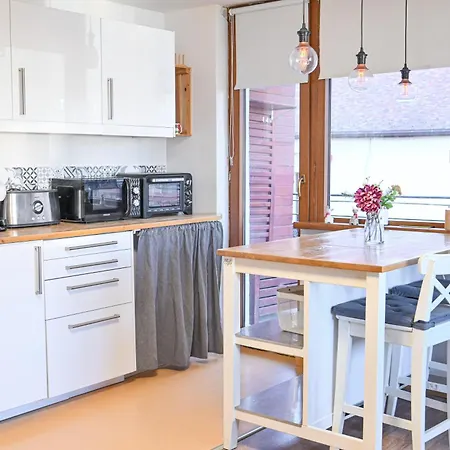 Comfortable 1-bedroom In - Close To Gondola By Flat Mаnаger 公寓 *