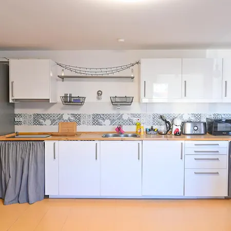 Apartament Comfortable 1-bedroom In - Close To Gondola By Flat Mаnаger
