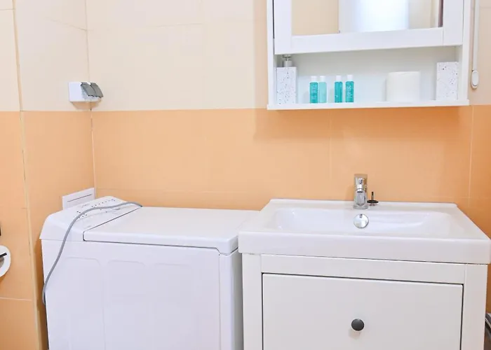 Comfortable 1-bedroom In - Close To Gondola By Flat Mаnаger 아파트 *